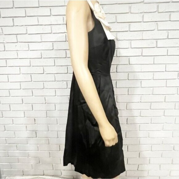 Tahari ASL One‑Shoulder Colorblock Dress Size 8 — Black & Ivory with Rosette Bow - Picture 4 of 9